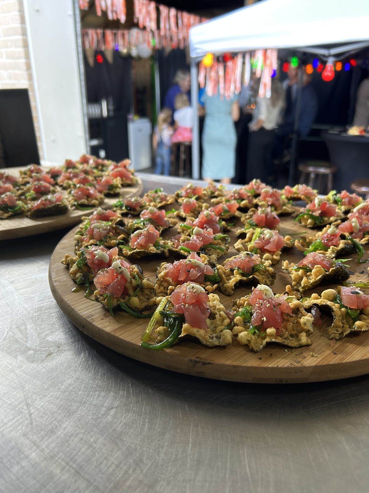Japanese bites with tuna and seaweed