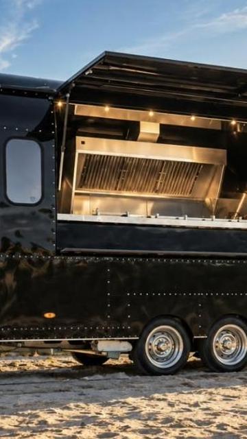 Preview: the new black truck with open hatch